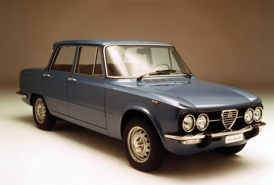  Alfa Romeo Giulia Berlina 1962 года  (фото 1 из 4)